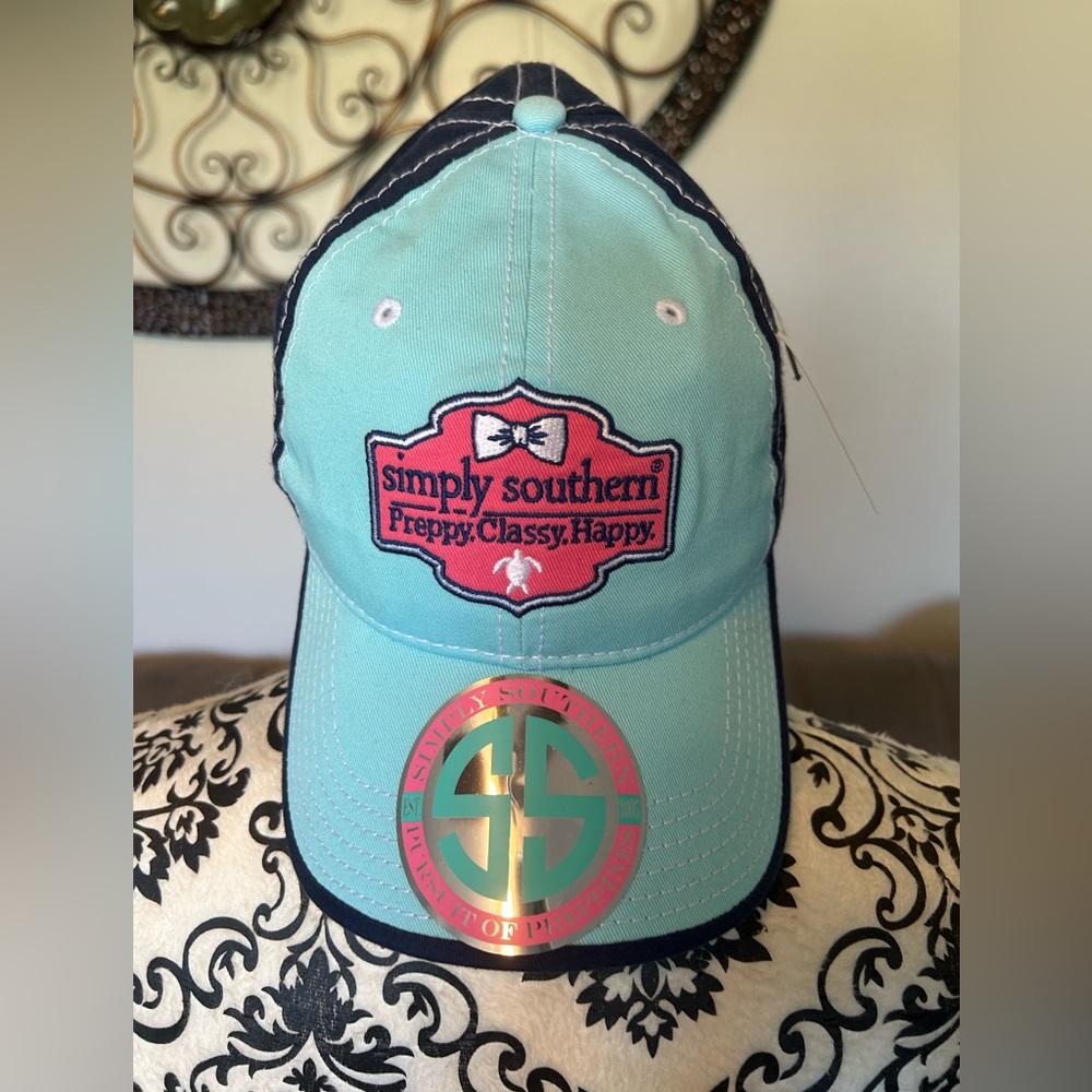 Simply‎ Southern hat new